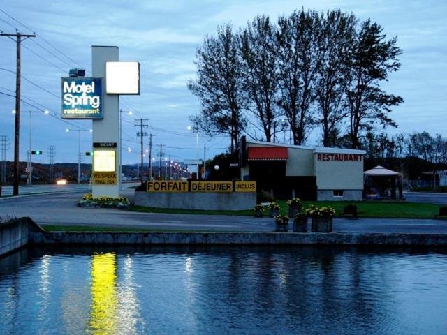 Motel Spring Chateau Richer Zewnętrze zdjęcie